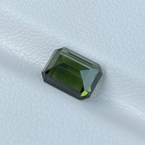Natural Green Zircon 2.59 Cts Emerald Cut Loose Gemstone - Picture 4 of 6