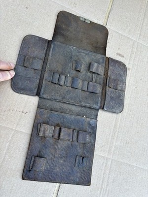 Antikes tragbares Feldwerkzeugset Ledertasche, zum Restaurieren