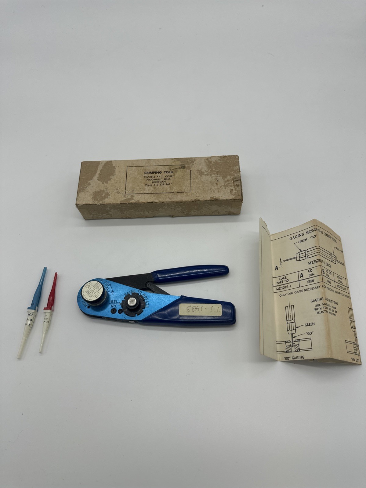 Daniels AFM8 Crimping Tool M22520/2-01 w/ Positioner, Manual & Original Box USA