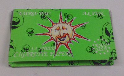 VINTAGE EURO PAC ALIEN HEAD CIGARETTE ROLLING PAPERS MADE SPAIN 33 LEAVES