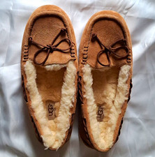 UGG Dakota Women's Brown Suede Sheepskin Lined Moccasin Slippers Size 7