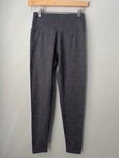 Buffbunny Collection Leggings Womens Medium Purple Camo High Waist Yoga Athletic