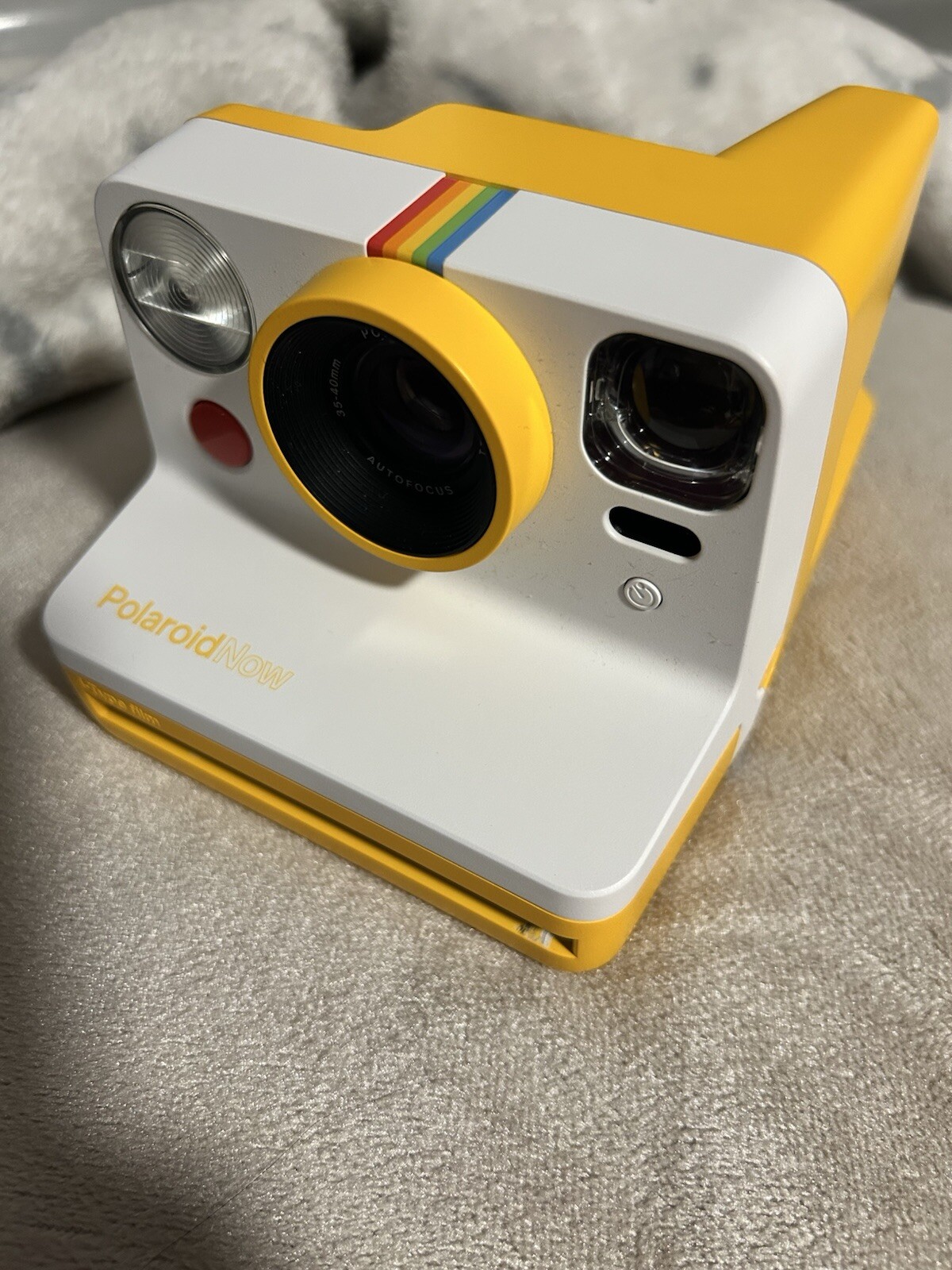 Vintage-Inspired Polaroid Instant Cameras for Timeless Photography-image