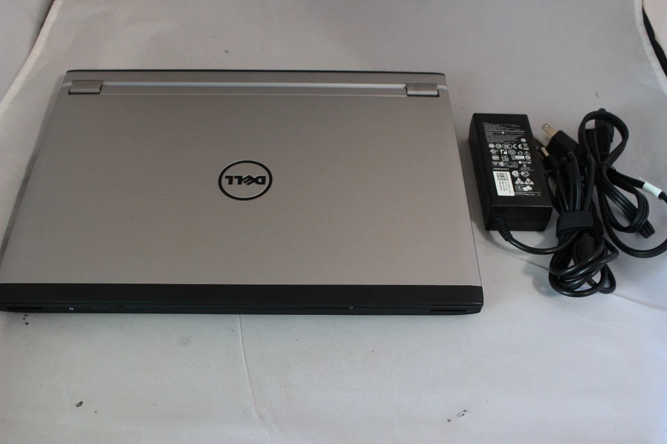 Dell Latitude 3330 Intel Core i3-3217U 1.8GHz 4GB 320GB HDD 13.3" Windows 10 Pro - Image 2 of 4