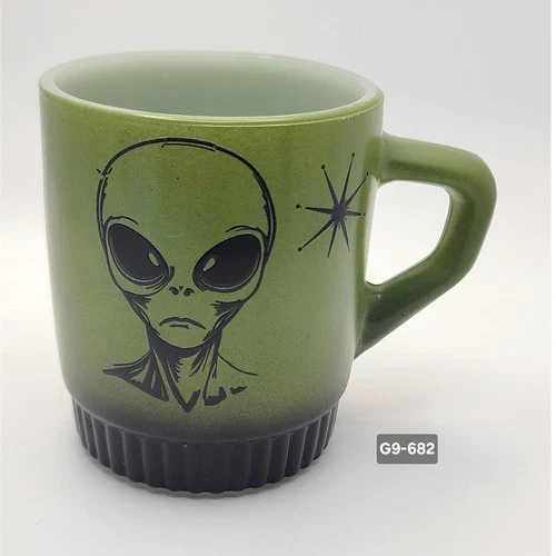 VTG Anchor Hocking Fire-King Alien Milk Glass Mug Atomic Starburst USA G9682
