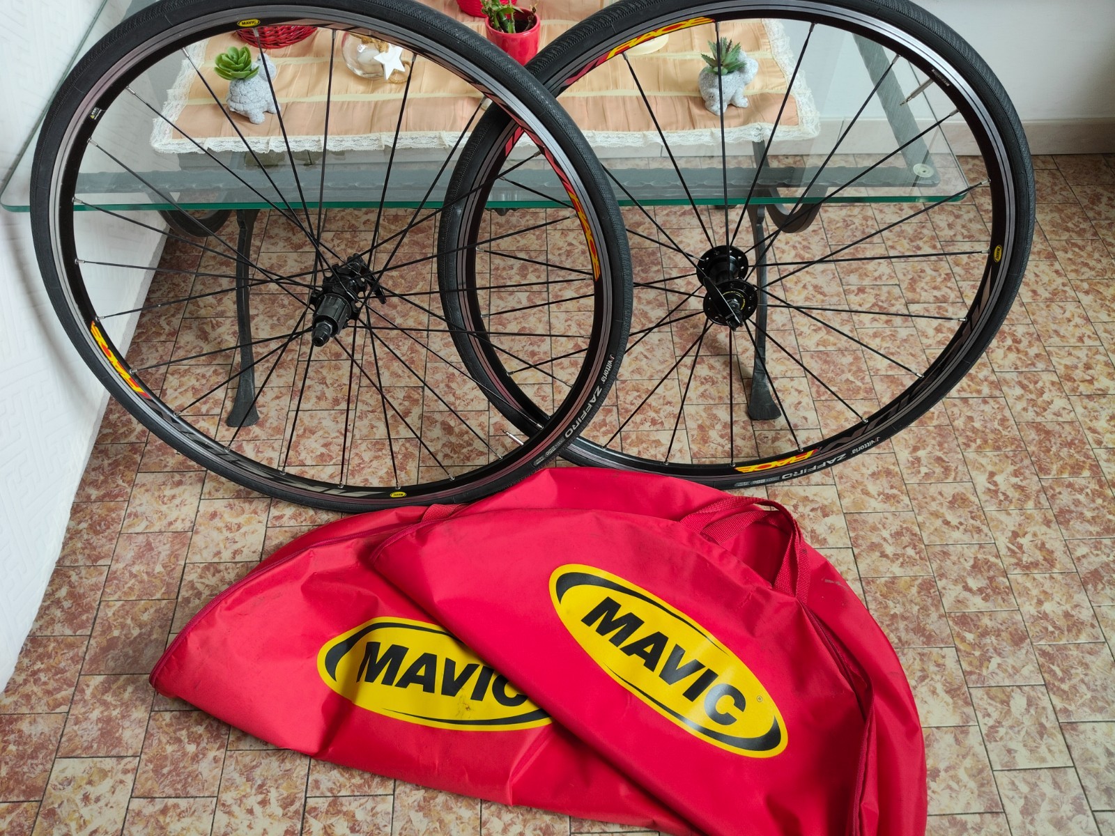 Coppia ruote Mavic Aksium Race per bici corsa con borse originali Mavic