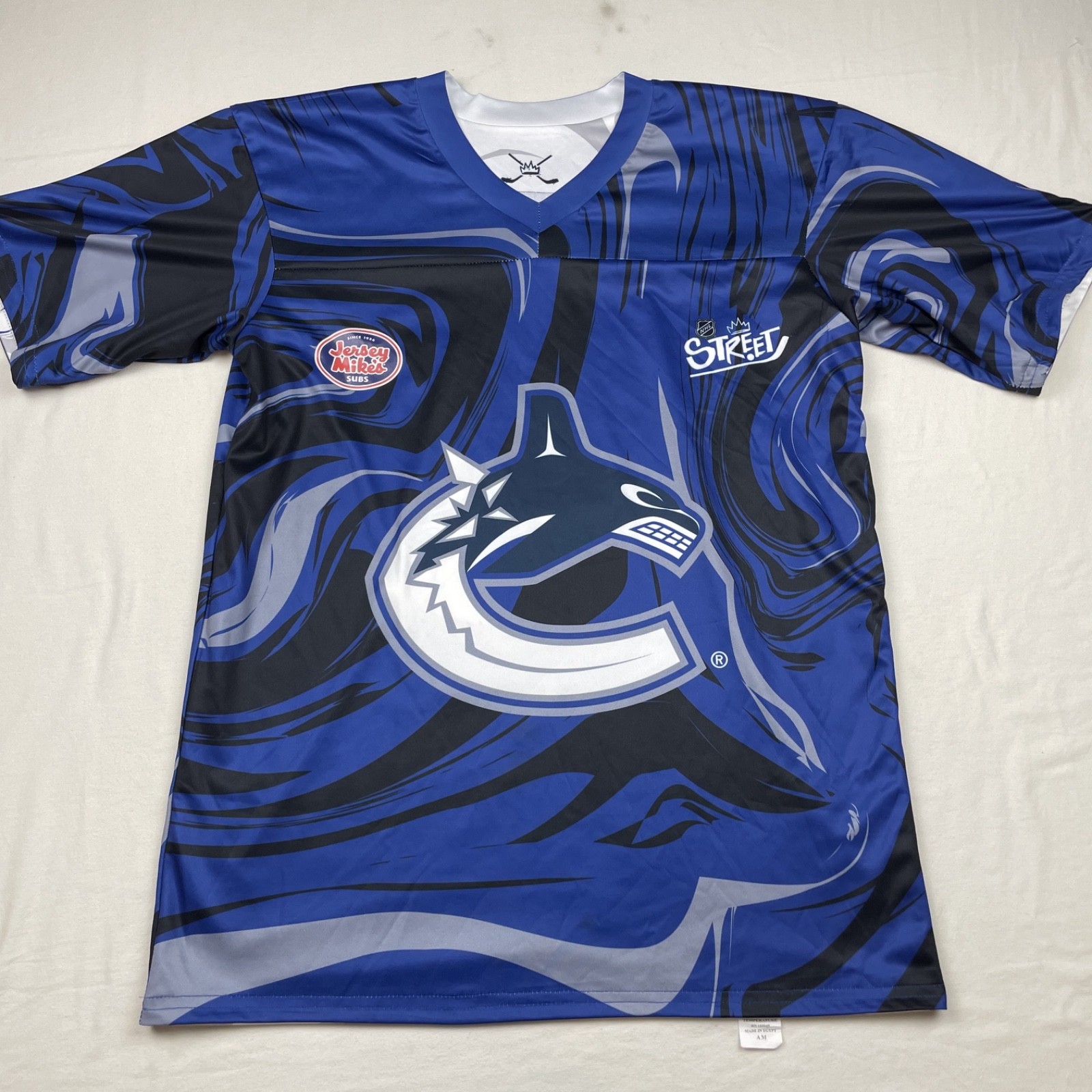 NHL Vancouver Canucks T Shirt Mens Blue NHL Hockey L