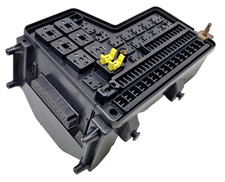 2002-2005 Dodge Ram 1500 2500 Diesel Gas Engine Bay Fuse Box Square Plugs Bare