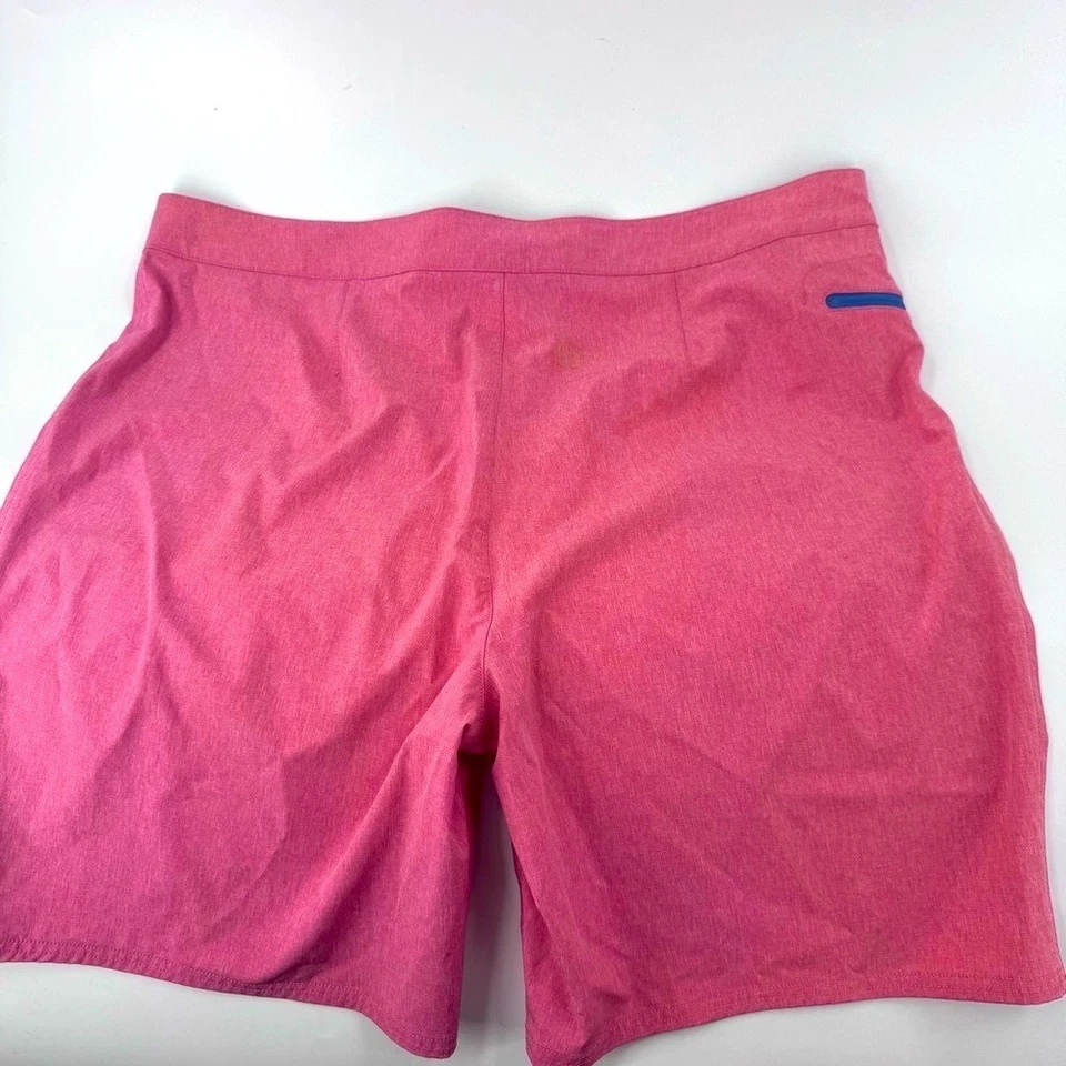 Maiô/shorts de prancha masculinos híbridos coral Vineyard Vines - Imagem 3 de 4