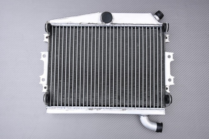 Radiateur d'eau type racing Yamaha RDLC 500 de 1984 a 1987 piece de refroidissement moto 500 cc
