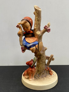 Hummel Goebel 'Out of Danger 56/8 Girl Apple Tree Dog 6.5’’in Tall