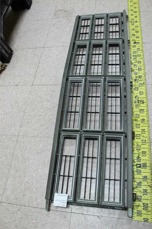 Rejilla OEM Mopar 4249585 1986-93 Dodge Van B150 B250 B350 (G90) Foto 3 de 4