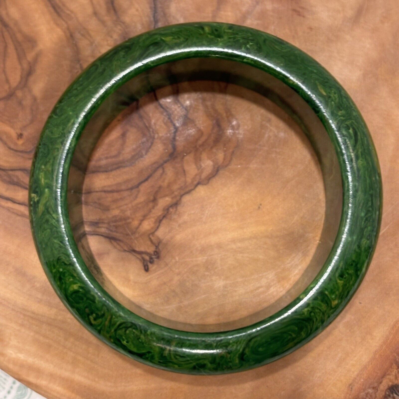 Vintage Bakelite Bangle Bracelet Spinach Green Ma… - image 6
