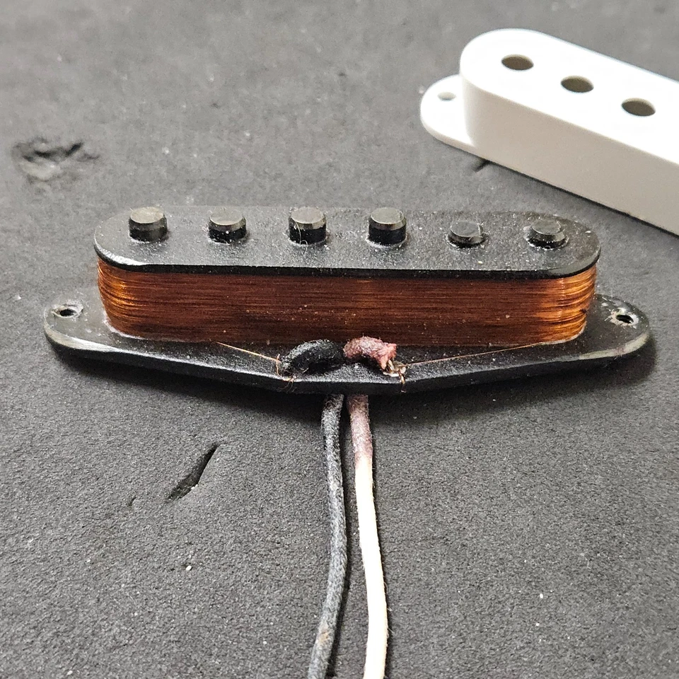 Pastilla Seymour Duncan Antiquity Texas Hot Strat Bridge - Guitarra eléctrica Fender Foto 2 de 4