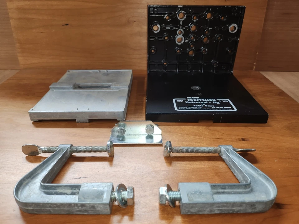 Plantilla de sierra de mesa universal Craftsman con abrazaderas y soporte 9-3236 Foto 2 de 4