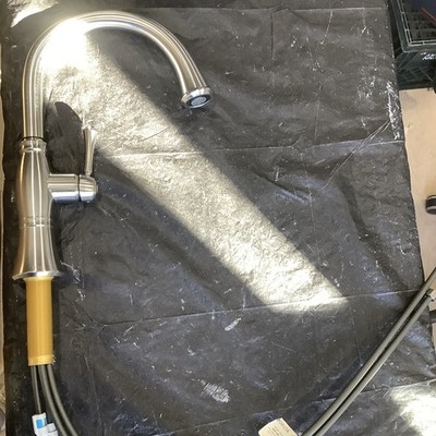 Delta Kitchen Faucet Single Handle W/Side Spray Attic stainless 4297-AR-DST-R R1