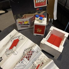 LEGO Vintage Homemaker: Lettino e Armadio per Bambini (271)