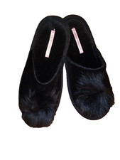 Victoria  s Secret Plush Black Pom Slippers M. 7/8 Never Worn