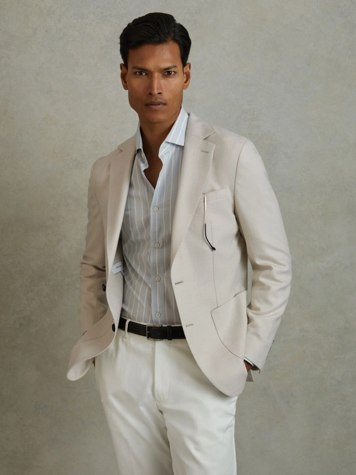 REISS Aphrodite Single Breasted Blazer Jacket With Cotton in Stone UK Size 44 "
Opens in a new windo
