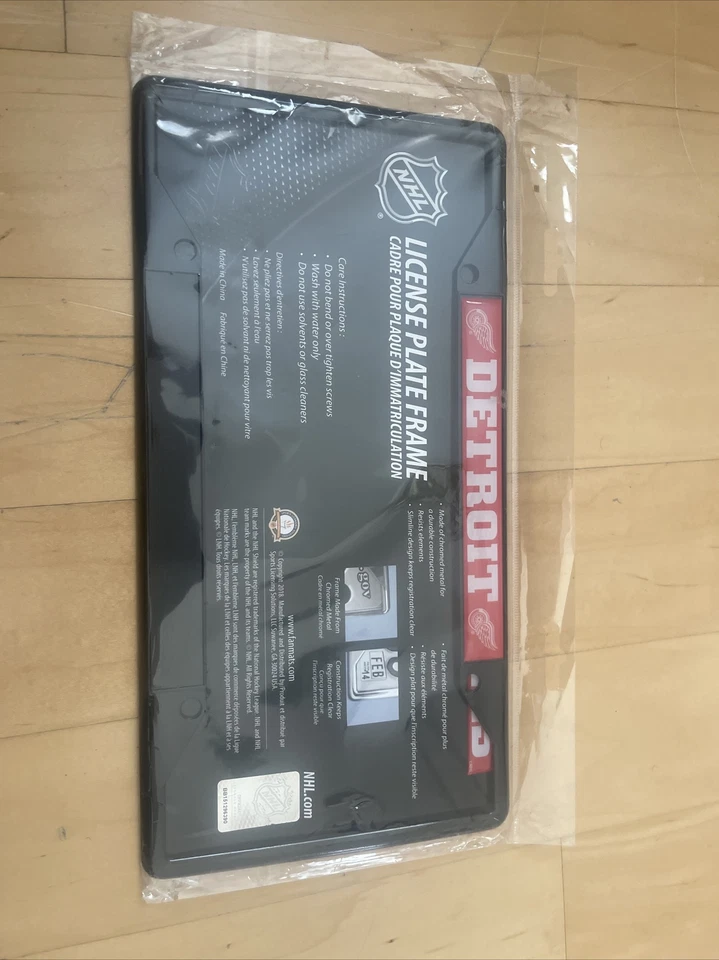 Marco de matrícula de metal FANMATS 31381 Detroit Red Wings acabado negro Foto 2 de 3