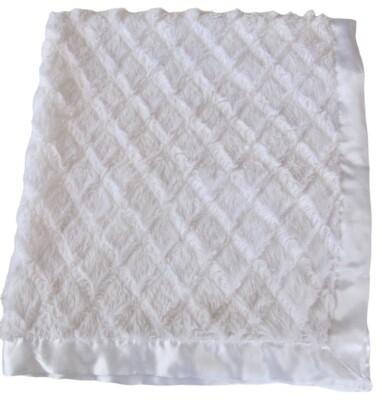 Beansprout White Plush Baby Blanket Diamond Pattern Satin Back Trim  Unisex
