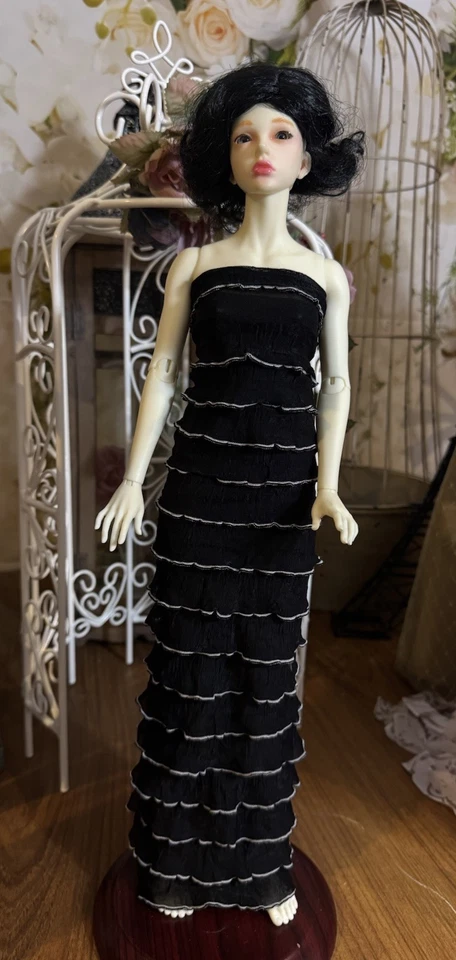 BJD 1/4, MSD, APROX 17 PULGADAS, MUÑECA DE RESINA, ¿REFUNDICIÓN? VESTIDO Y PELUCADO Foto 3 de 4