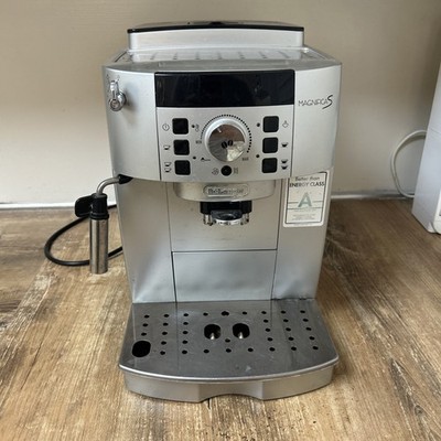 Kaffeemaschine Vollautomat DeLonghi Magnifica S