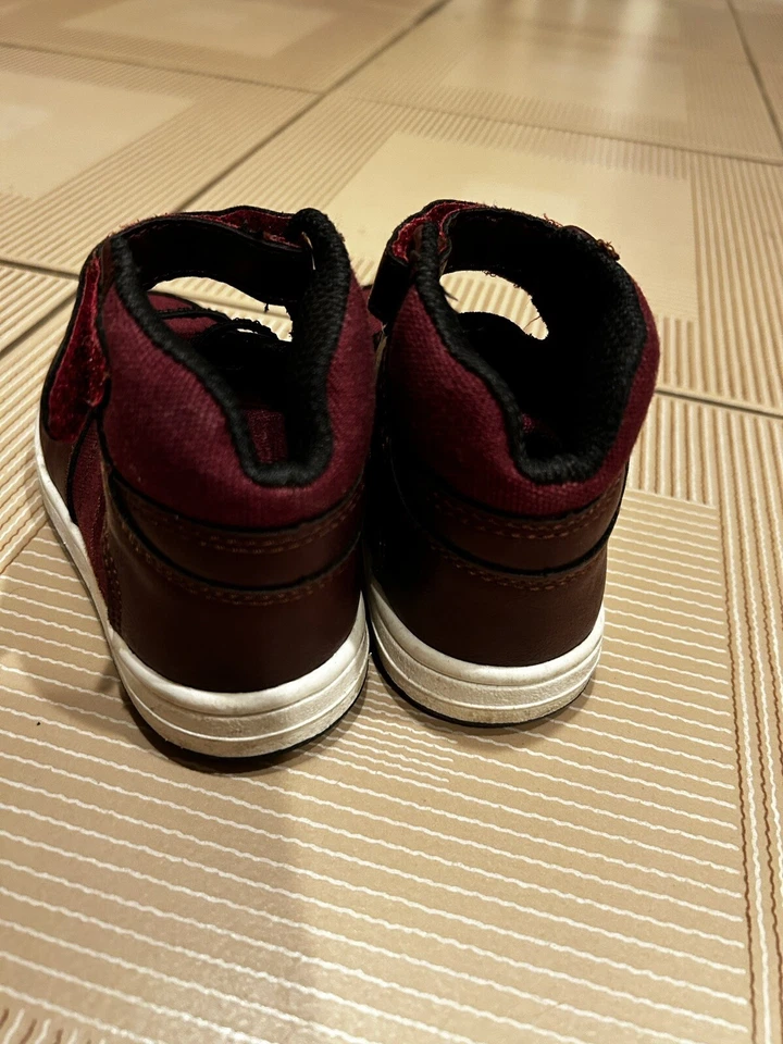 Children’s Place 红色栗色 学步儿童正装运动鞋 - 6-54 美元 — 第 2/4 张图片