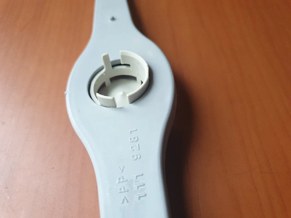 Верхний распылитель для посудомоечной машины AEG F88009M0P с гайкой (A) - Изображение 3 из 3