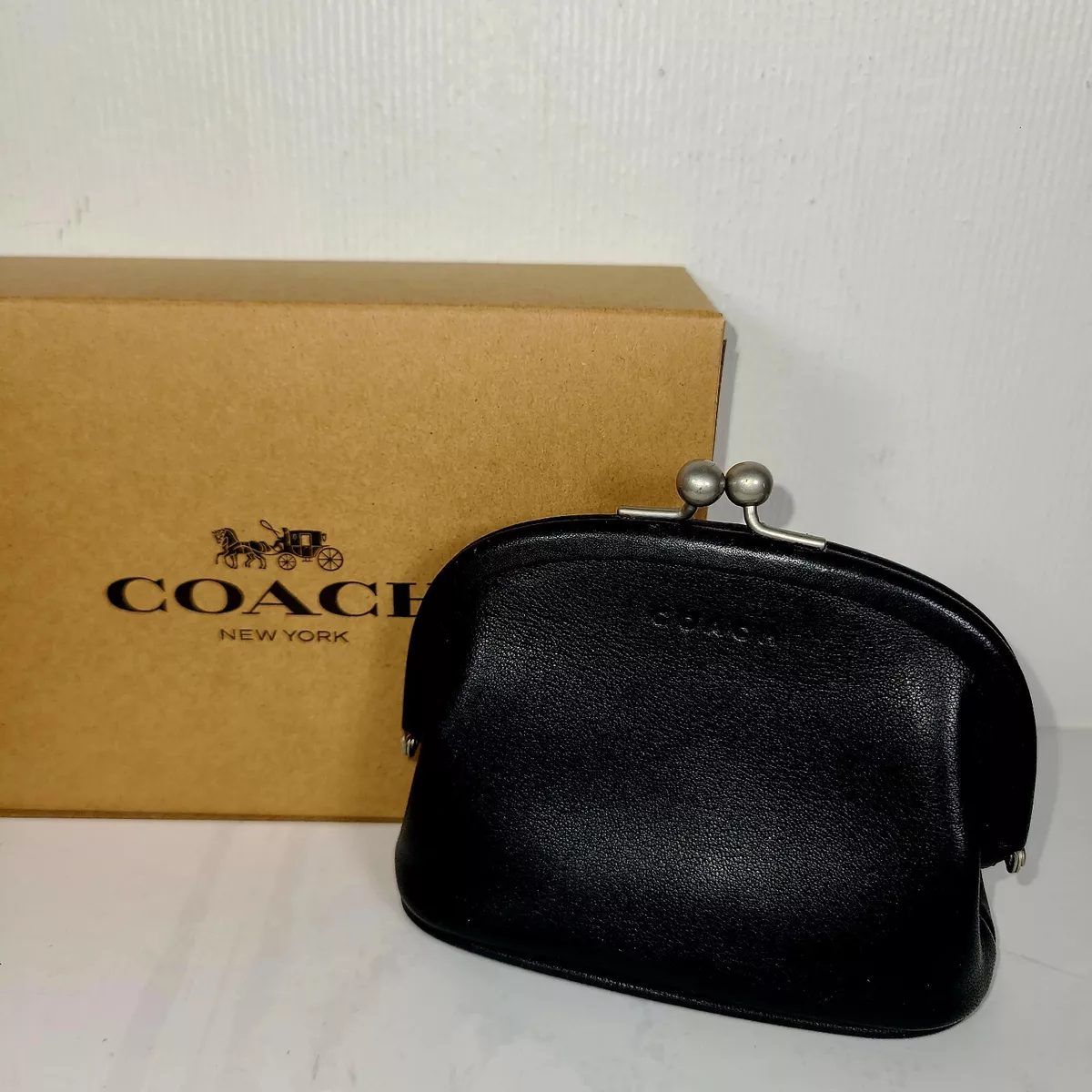 COACH VINTAGE BLACK LEATHER KISS-LOCK COIN POUCH