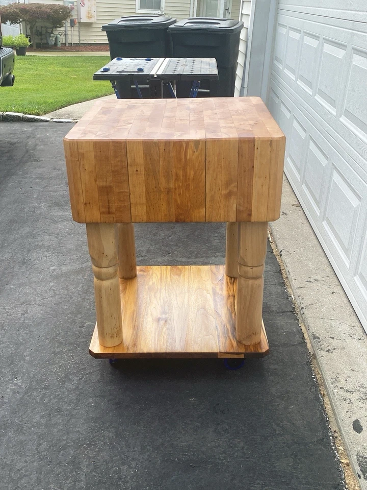 Hermoso bloque antiguo de carnicero de arce, principios de 1900-1930, hecho en Kingston, Nueva York. Foto 3 de 4