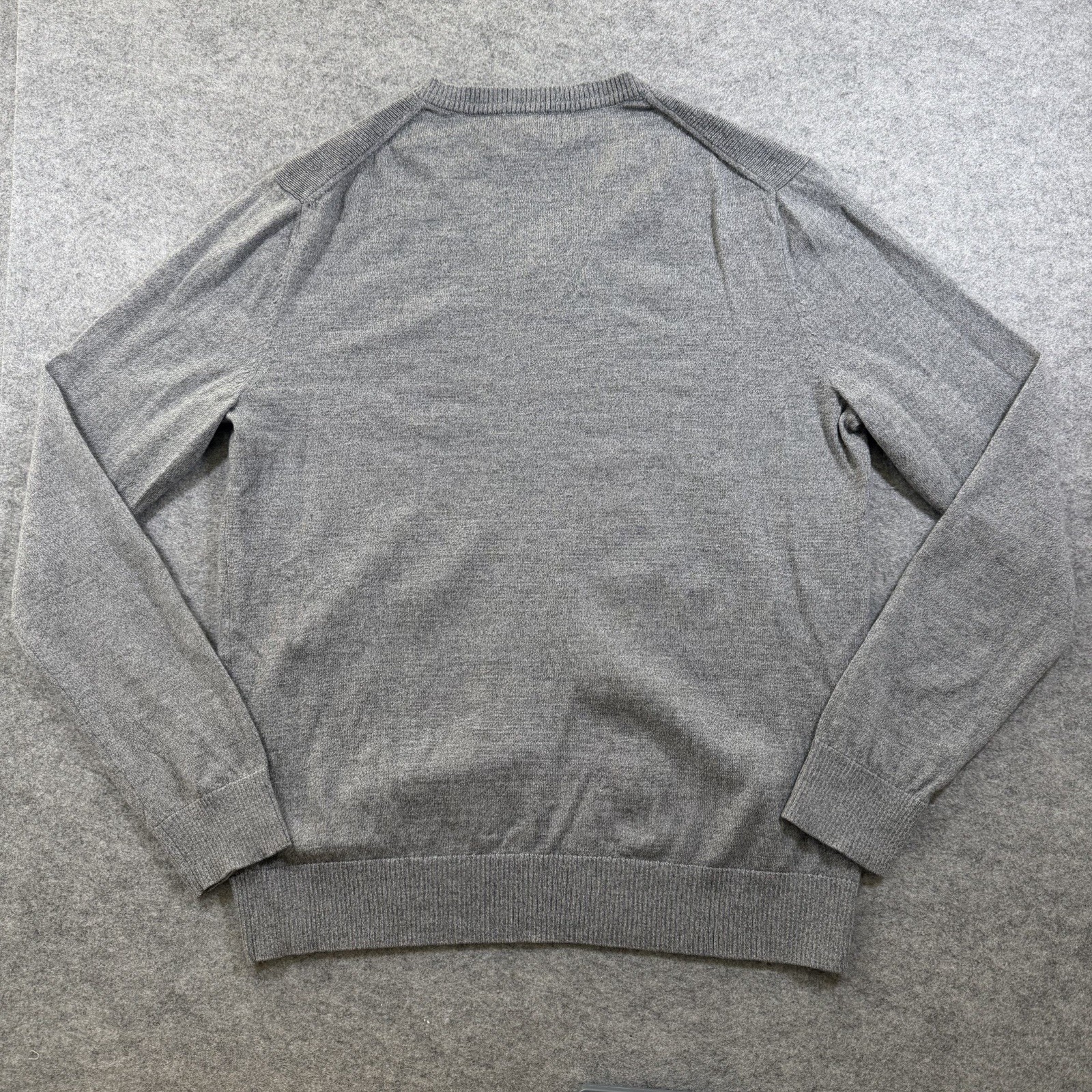 Banana Republic Merino Wool Sweater Mens L Light Gray V Neck Soft Knit Preppy thumbnail 2
