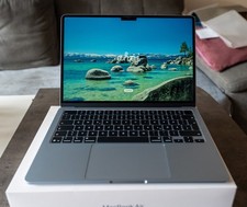 Apple MacBook Air 13,6" M4, 16 GB RAM, 256 GB SSD in OVP - nur 4 Ladezyklen