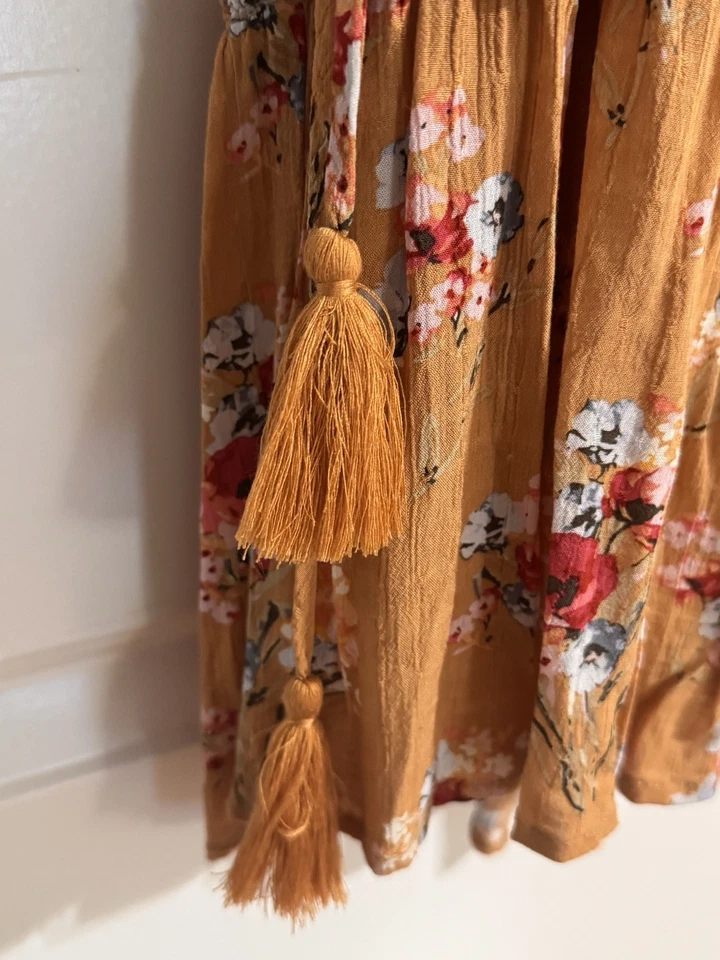 Женское платье бохо с цветочным узором Matilda Jane горчичное причудливое с кисточками кружевное размер M - Изображение 4 из 4