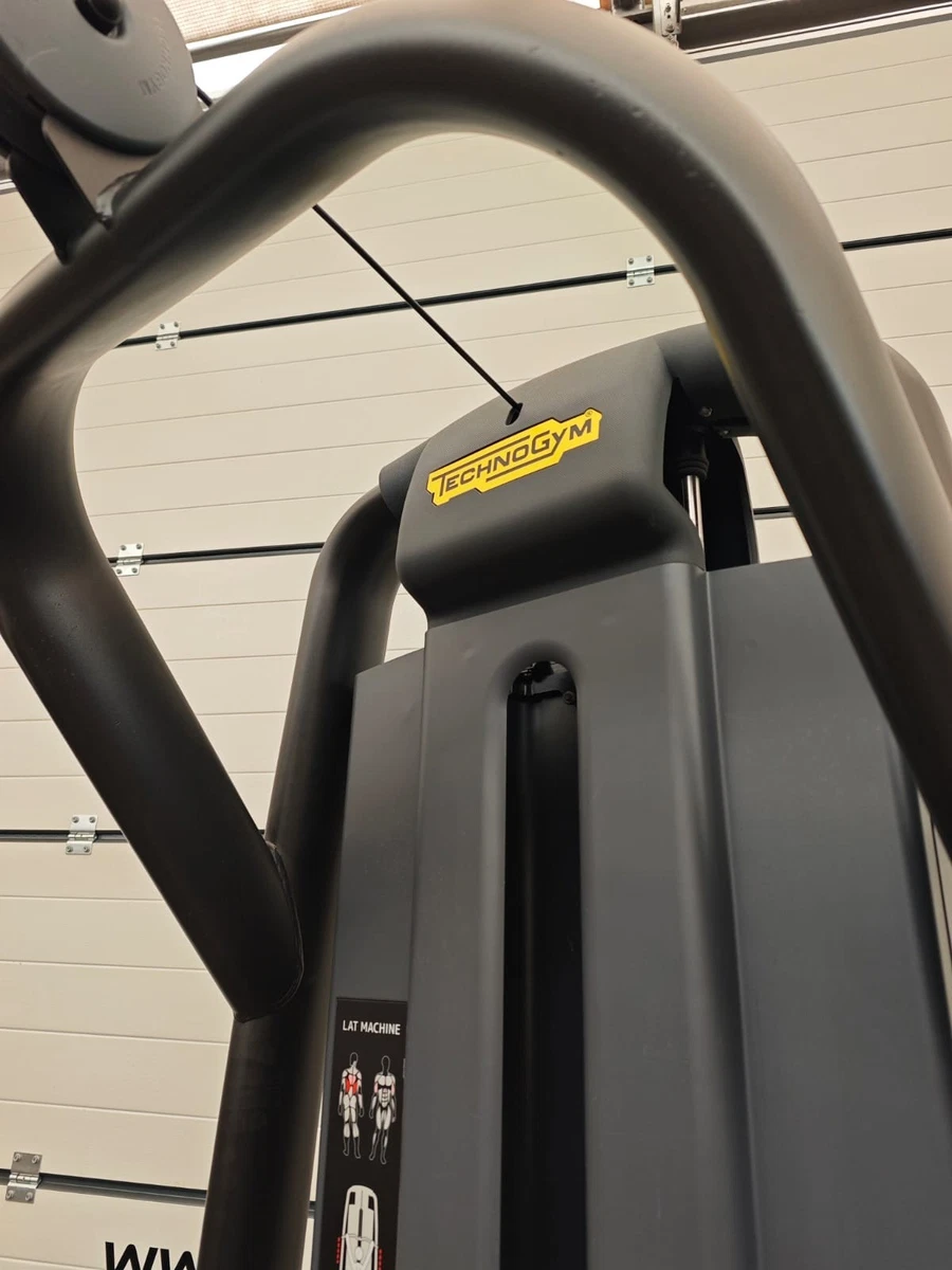 TECHNOGYM Selection Line PRO 700 Black– Latzug (Lat Machine)