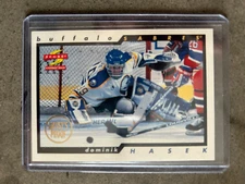 1996-97 Score Hockey Dominik Hasek #18 Artist's Proof     (ID1487)