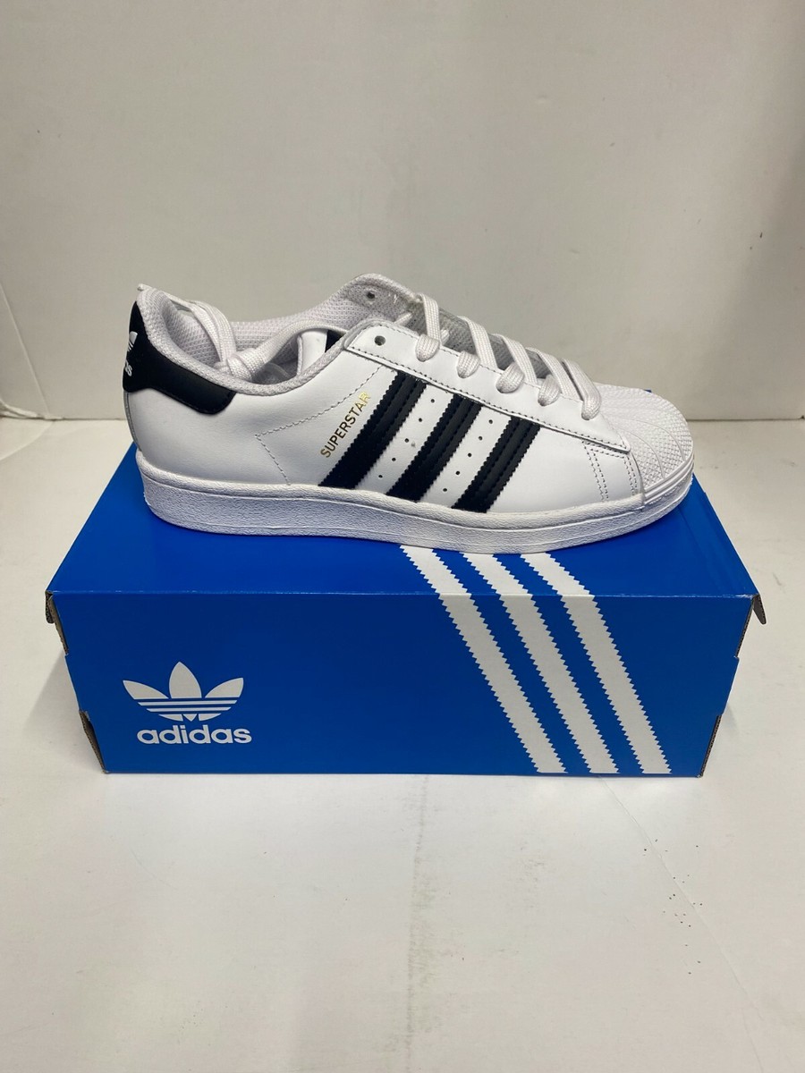 Adidas GS Gradeschool Superstars in White with Black Stripes