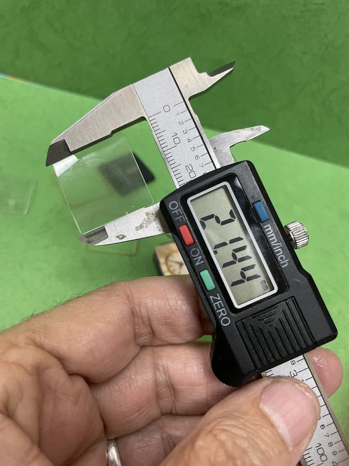 Authentic DE GRISOGONO QUARTZ  Movement Dial & Hands  CRYSTAL  COVER Hk2 - Image 4 of 4