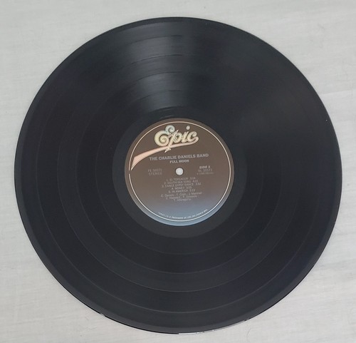 Vintage 'The Charlie Daniels Band' ~ FULL MOON 1980 CBS Vinyl LP - Picture 6 of 6