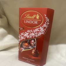 Lindt Lindor Milk Chocolate Truffles 337g Irresistible Smooth Chocolate Gift