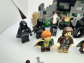 Lego LOTR 9472 Attack on Weathertop Used 100% Complete With Instructions