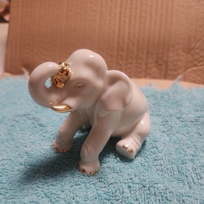 Lenox Ceramic Sitting Elephant With Gold Accents