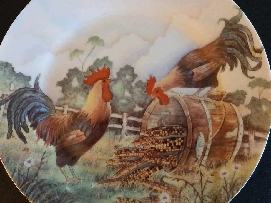 Plato de porcelana Rooster Lovers de 8" con soporte. Vintage.  Usado  Foto 3 de 4
