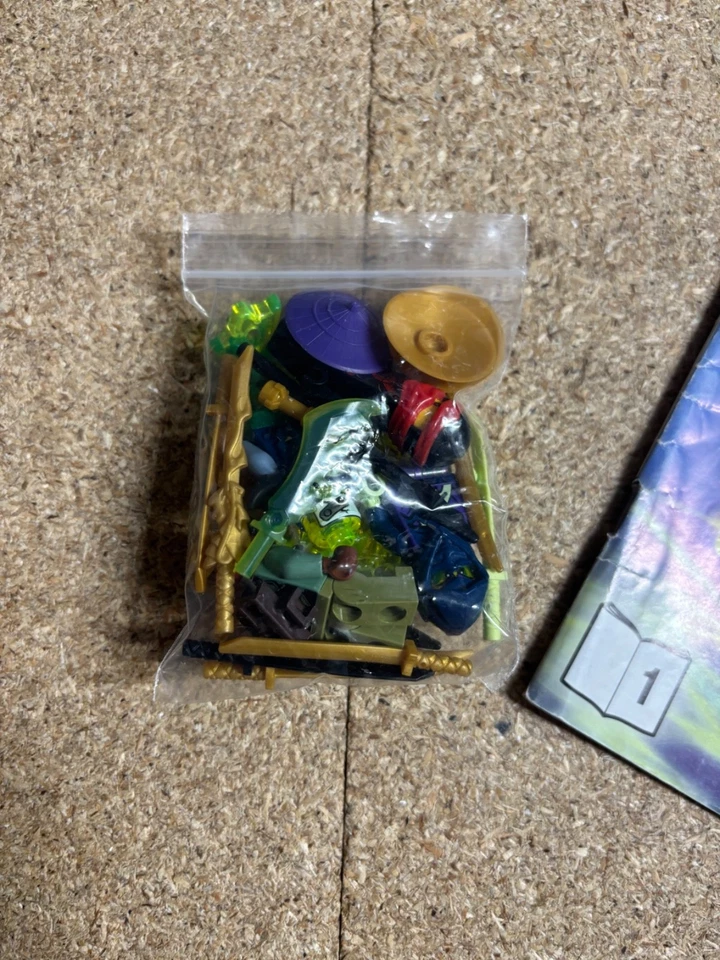 LEGO Ninjago 70735 Ronin R.E.X., photo 2 of 3