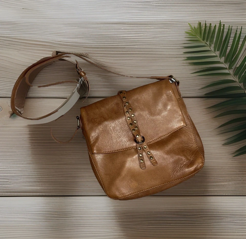 Bolso Bandolera Lucky Brand Saddle Coñac Latón Tachonado Bolso de Cuero The Point Foto 3 de 4