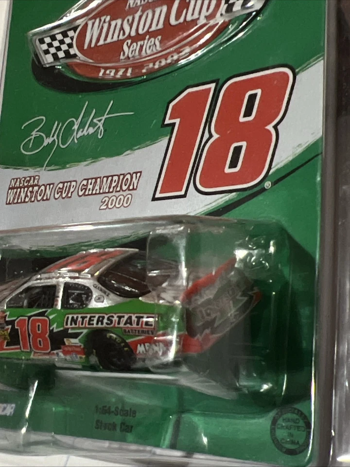 Coche de acción Bobby Labonte 2003 1:64 Victory Lap #18 baterías interestatales NASCAR Foto 3 de 4