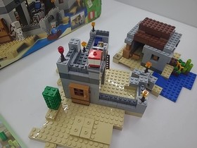 Lego Minecraft: 21121 The Desert Outpost - Mostly Complete