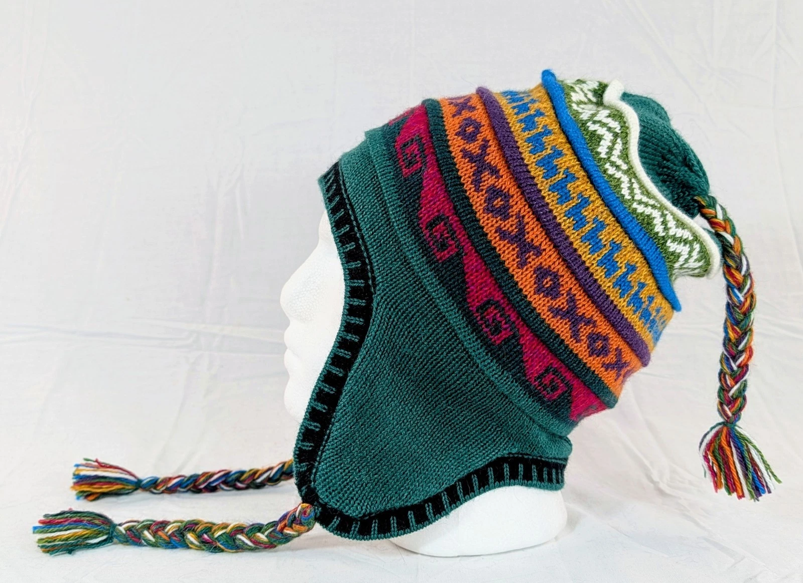 Soft Baby Alpaca Reversible Chullo Beanie Green Beige Unisex Colorful Boho Peru
Opens in a new windo