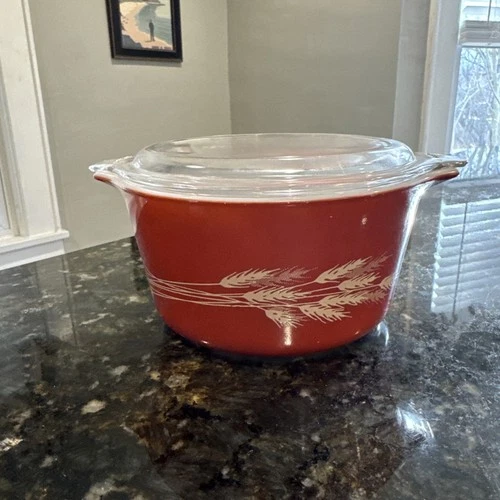 Vintage Pyrex 1 L  Autumn Harvest casserole dish 473 B With Lid 470.