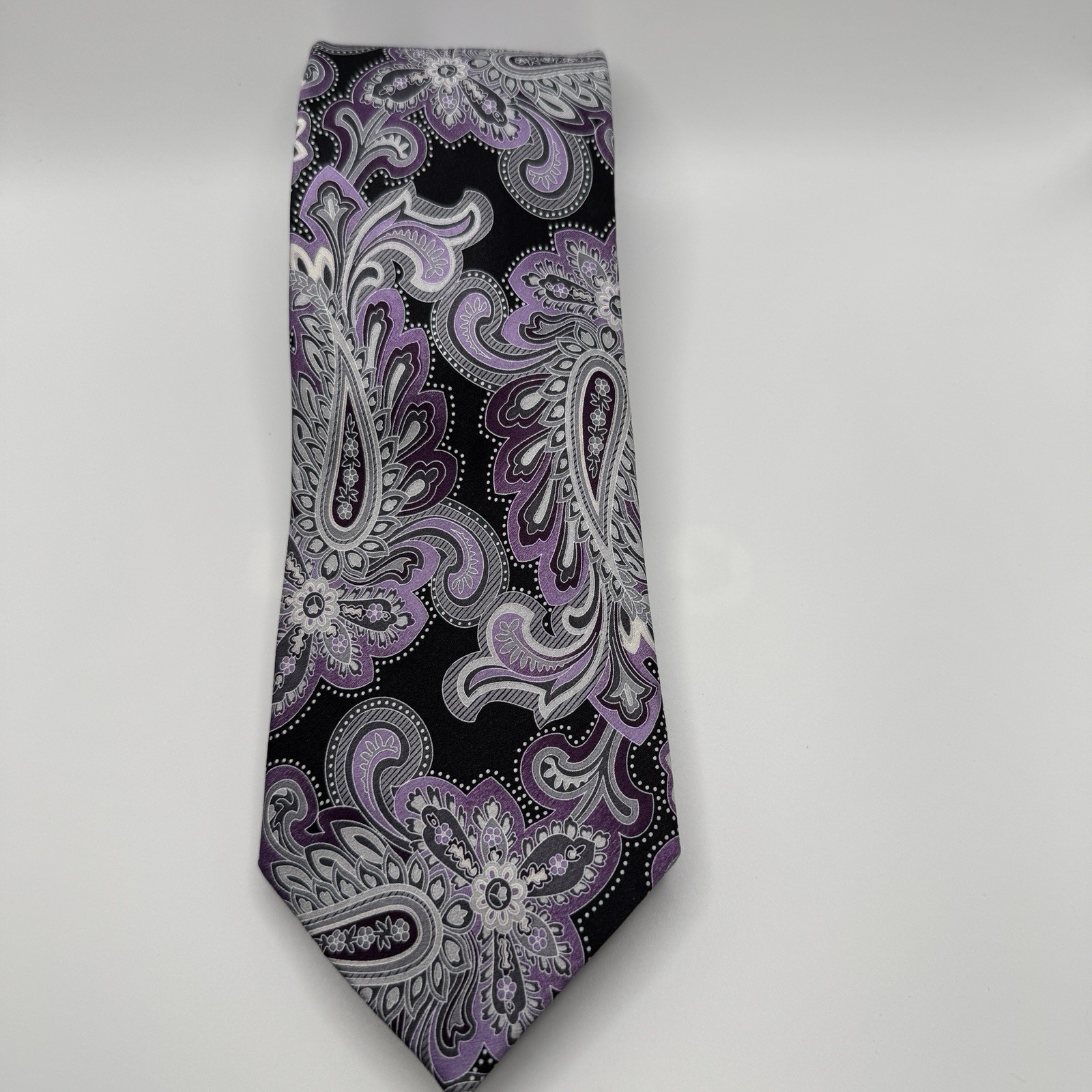 Croft & Barrow Black Gray Purple Paisley   Men's Silk Tie 3.5”x59”   T108
